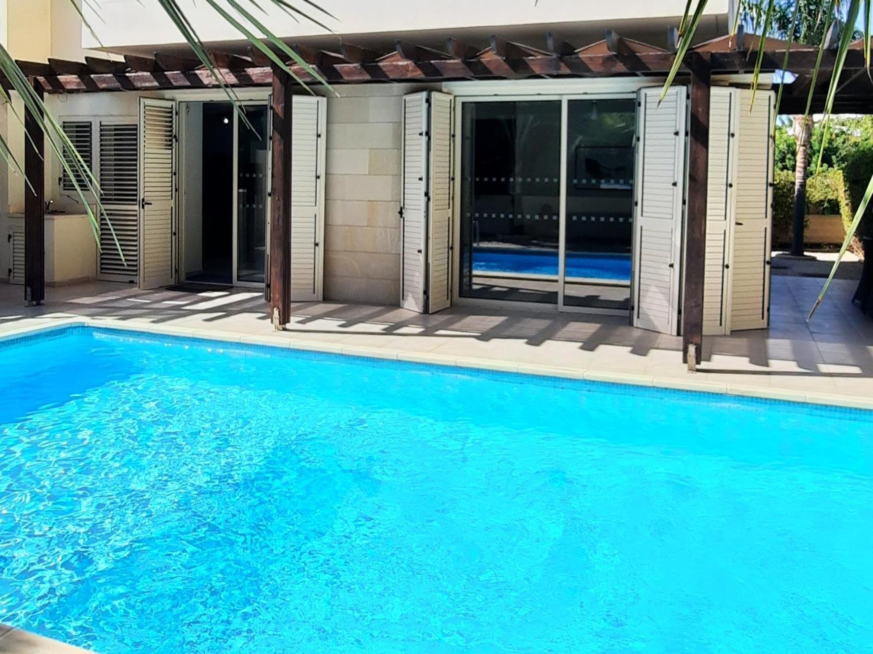 Villa Larnaca Bay Resort Ворокліні Екстер'єр фото